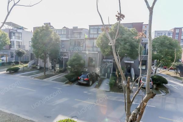 松江汽车东站到文翔名苑怎么走