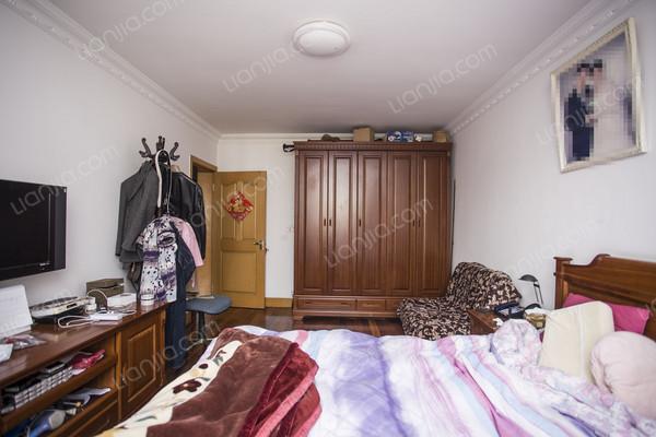 吉宅出售,稀缺房源,适合自住,满五年唯一