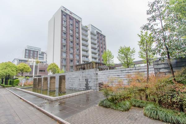 舒适三室,链家好房,品质装修,上下楼方便 _湖畔佳苑(公寓)二手房推荐