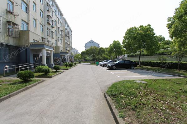 顺馨佳园,配套完善,低区出入方便,稀缺房源