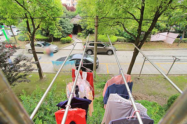 上门实拍,吉宅出售,温馨一室,上下楼方便