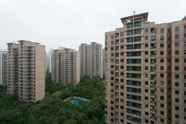 上门实拍,采光这边独好,成熟社区,房本满两年 _金湖湾花园二手房推荐