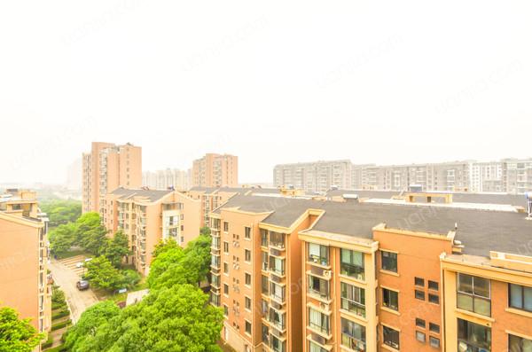 清水湾花园,附近有地铁,正规成熟小区,新鲜挂牌