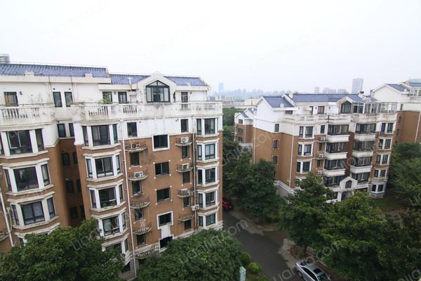 嘉源小区,如您所见,满5税费少,5室2厅3卫