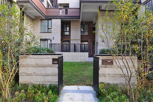 绿地远香湖1号,3室2厅,没装修过,如您所见