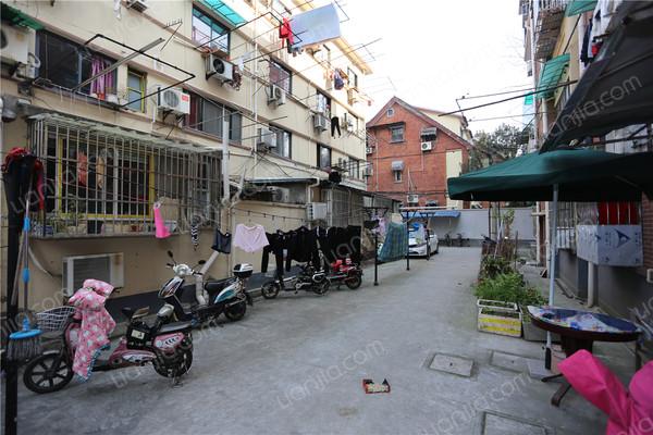 愚园路627弄,低楼层,上门实勘,近地铁