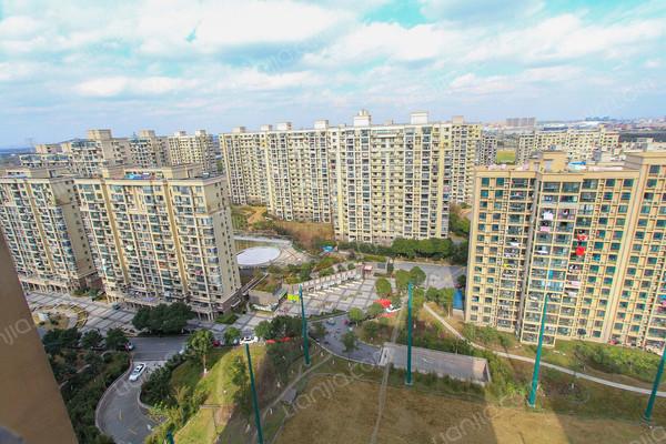 莱顿小城,高清实拍,配套完善,光线棒 _莱顿小城二手房推荐-链家网上海