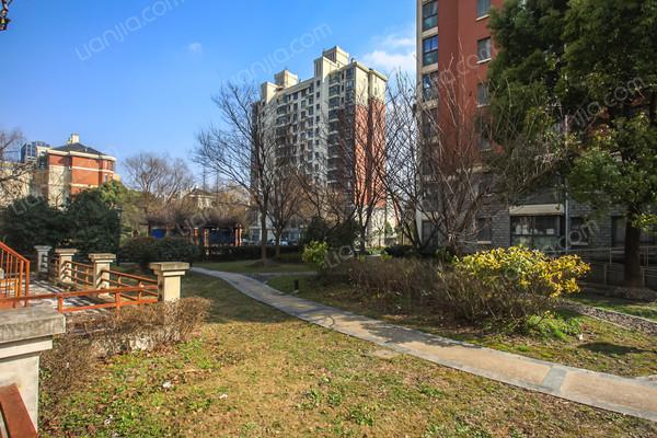 宝地绿洲城,上下楼方便,交通方便,高清照片