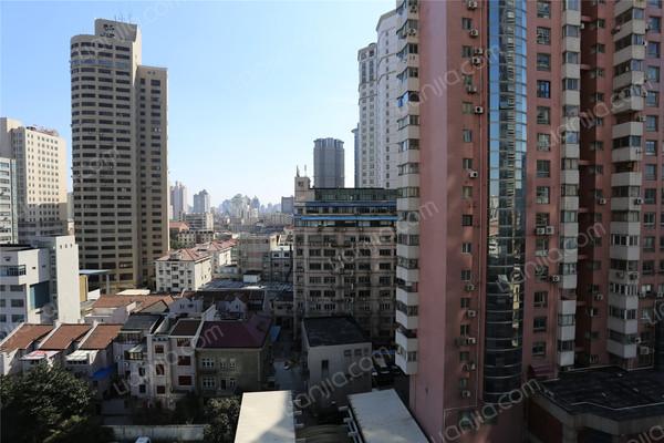 客厅朝南,交通方便,低楼层 _南京西路公馆二手房推荐-链家网上海站