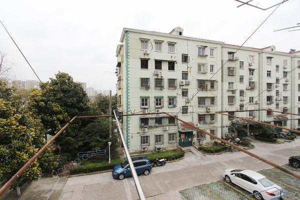 卧室带阳台,地铁直达,光线充足 _黄山新村二手房推荐-链家网上海站