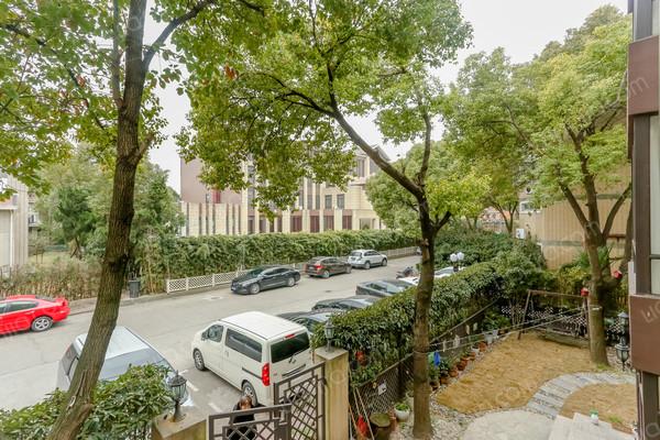 康虹花园(公寓),两室户,上门实拍,成熟社区