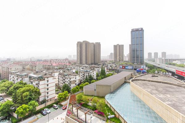 客厅朝南,客厅带阳台,出行方便,楼层好 _商旅新悦城二手房推荐-链家网