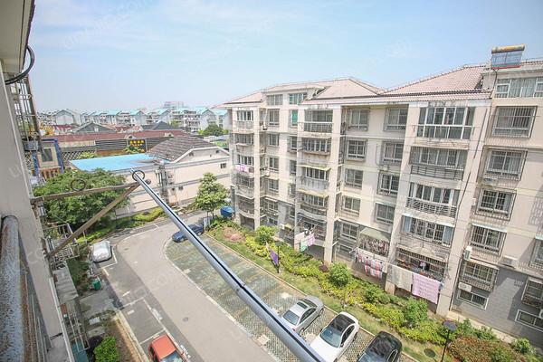 厨卫全明,带落地窗,视野开阔,中等装修 _听潮民乐苑二手房推荐-链家网