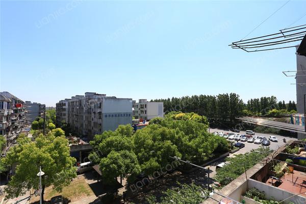 厨卫全明,客厅带阳台,光线充足,中等装修 _泰和新城二手房推荐-链家网