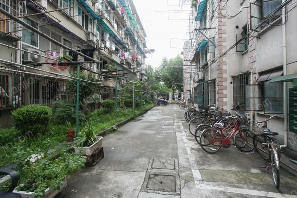 卧室带阳台,卧室全南,交通便利,楼层好 _鞍山三村二手房推荐-链家网