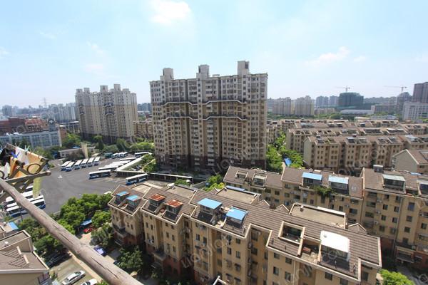 卧室带阳台,卧室全南,地铁沿线,视野很好 _大华锦绣华城(一街区)二手