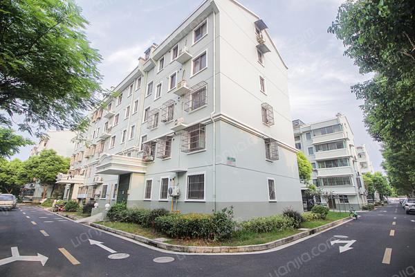 孙桥花苑 2室2厅 82.00平米