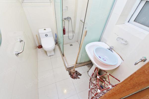 厨卫全明,卧室全南,地铁直达,视野很好 _场中路2401弄二手房推荐-链家