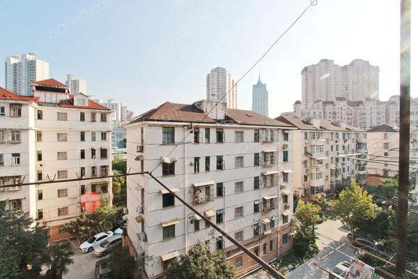 卧室带阳台,卧室全南,地铁沿线,高区采光好 _曹杨六村(兰溪园)二手房