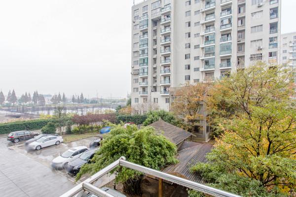 卧室带阳台,卧室全南,上下楼方便,装修精美 _都汇华庭二手房推荐-链家